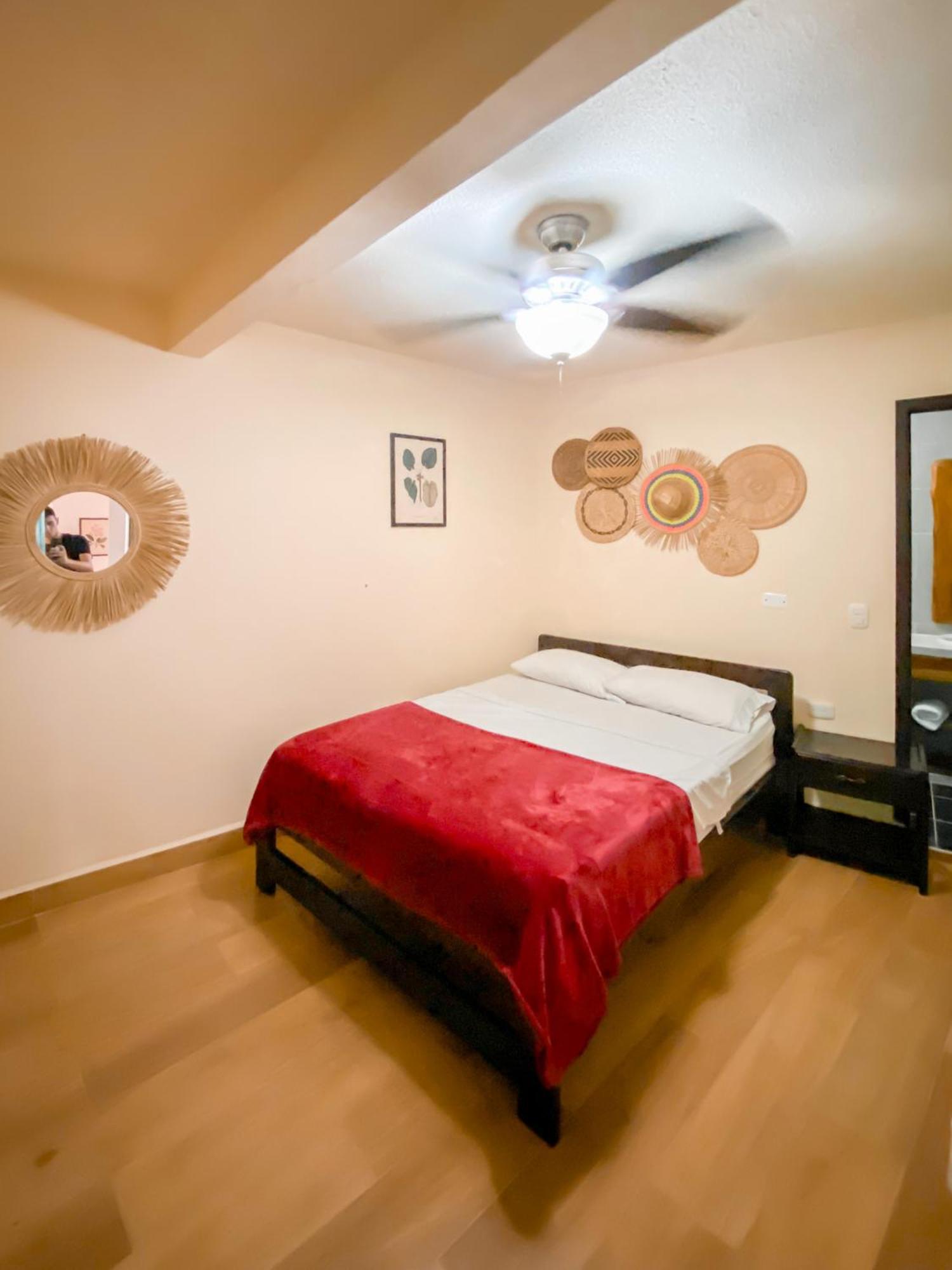 La Rosa Nautica Hostel Guaduas Szoba fotó